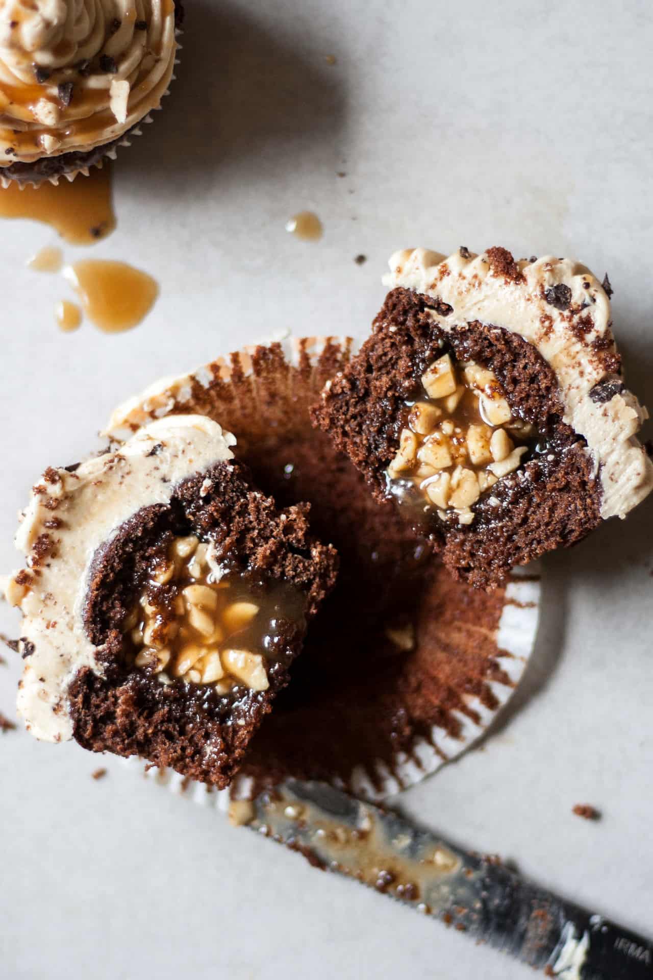 This gluten-free snickers cupcakes are low FODMAP, perfectly sweetened, indulging, delicious and yes they taste like the all-time favorite snickers bars!