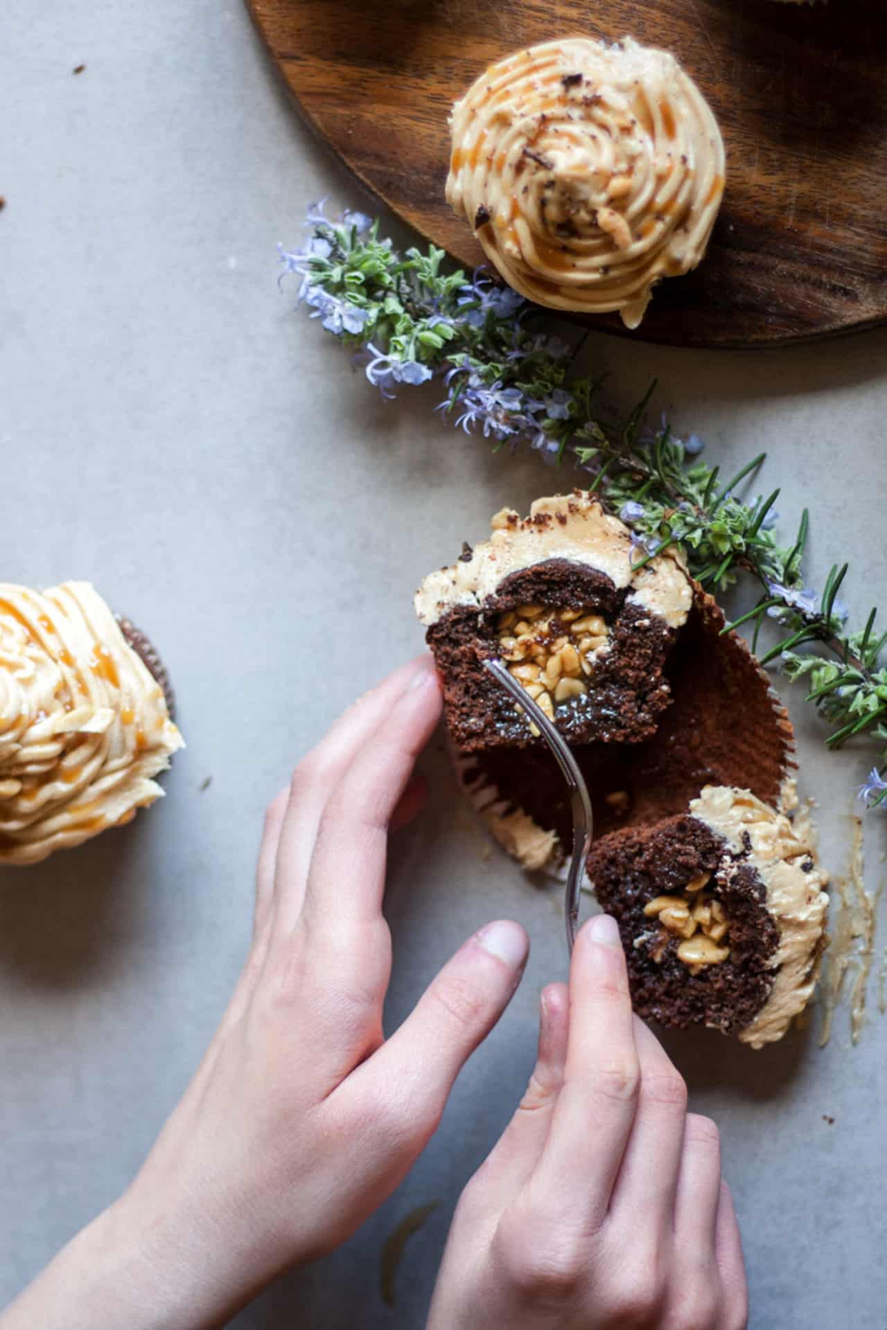 This gluten-free snickers cupcakes are low FODMAP, perfectly sweetened, indulging, delicious and yes they taste like the all-time favorite snickers bars!