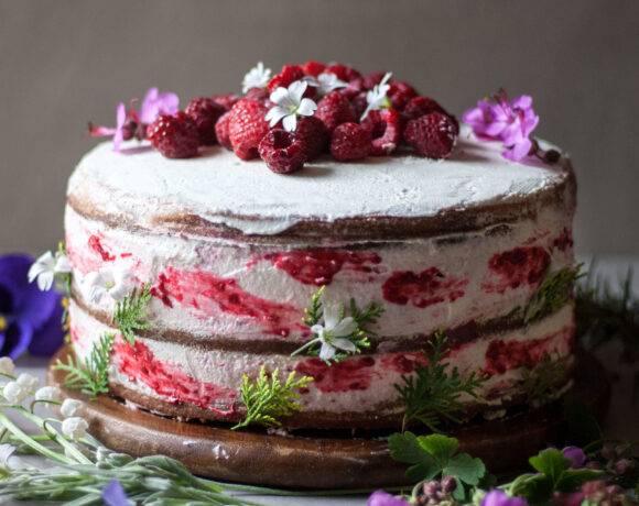 Low FODMAP Gluten-Free Naked Cake with Raspberries and Lemon. This cake is lactose-free, soft, creamy, super light, flavorful and very refreshing.