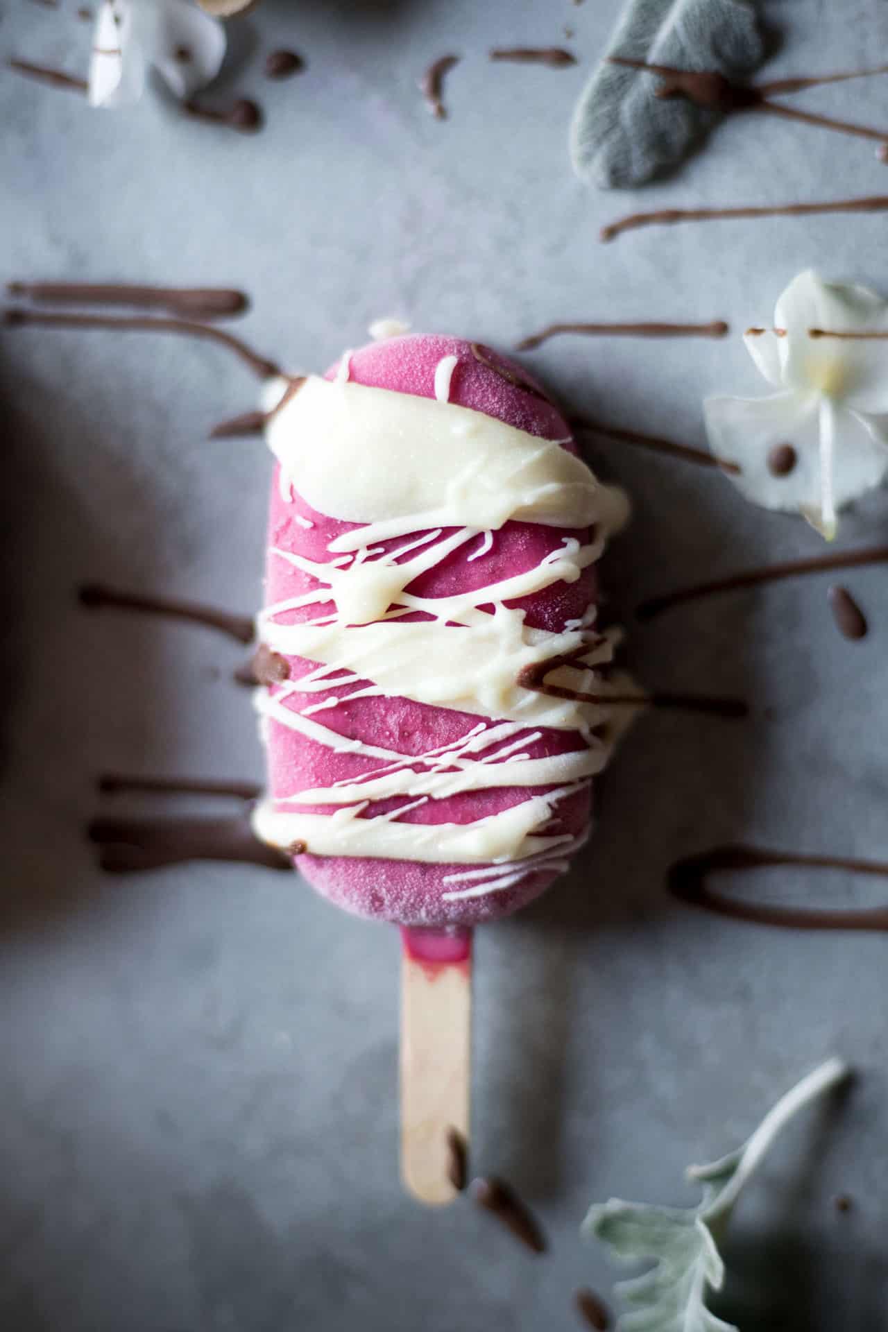 These 5 ingredients simple Vegan Magnum Ice Creams are low FODMAP, super healthy and very easy to make. The perfect healthy summer treats for the hot days.