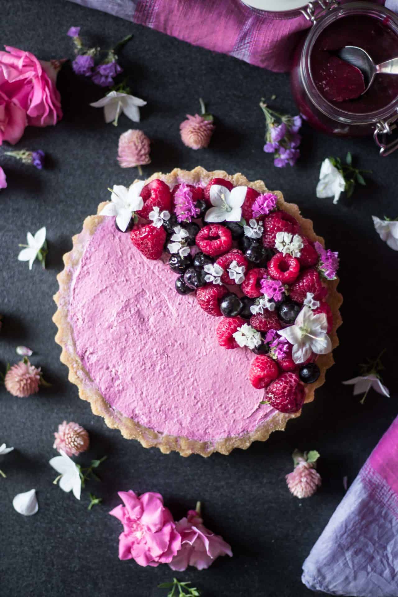 This Gluten-Free No-Bake Mixed Berry Tart is low FODMAP and lactose-free. It's flavorful, refreshing, perfectly sweetened with a super creamy texture.