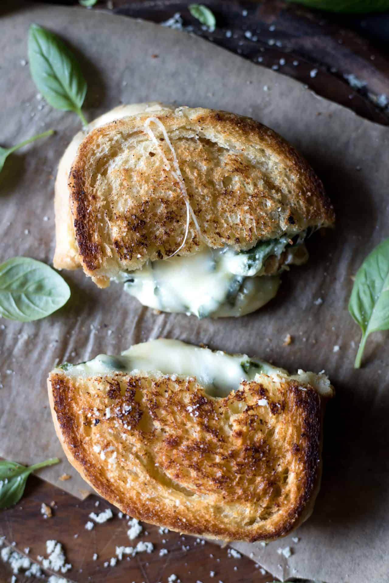 This Low FODMAP Grilled Cheese Sandwich with Spinach is super cheesy, crispy on the outside and soft on the inside, healthy and so delicious!