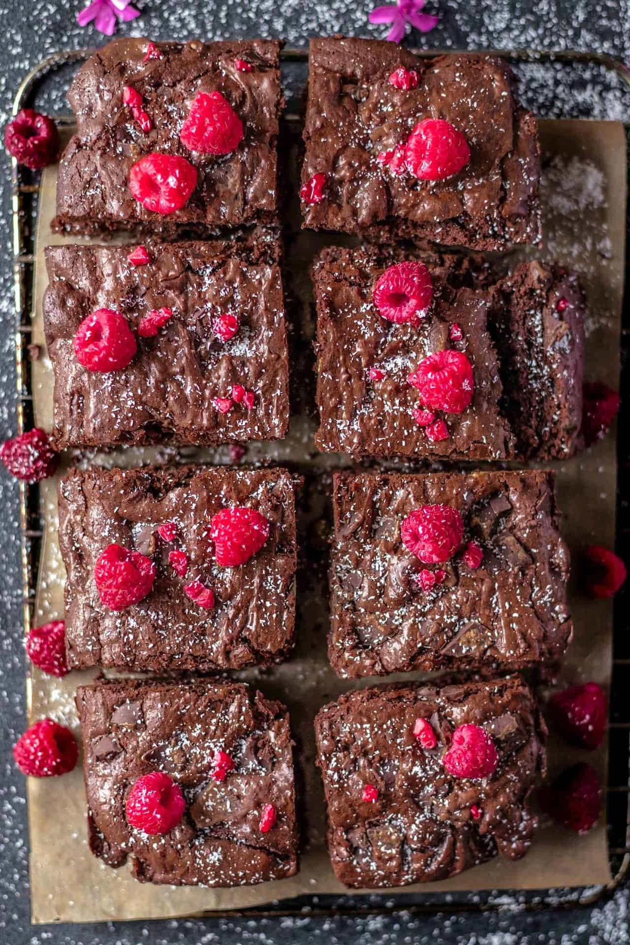 These gluten-free brownies are super chocolaty, fudgy, rich, crunchy from the walnuts, super easy to make and utterly delicious