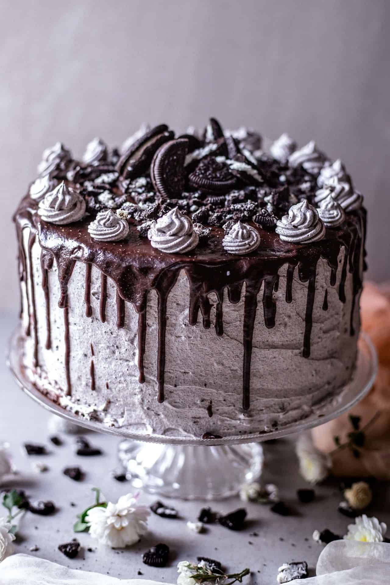 This gluten-free oreo cake is spongy, tender, super flavorful, oreo infused, silky, light, festive and so yummy!
