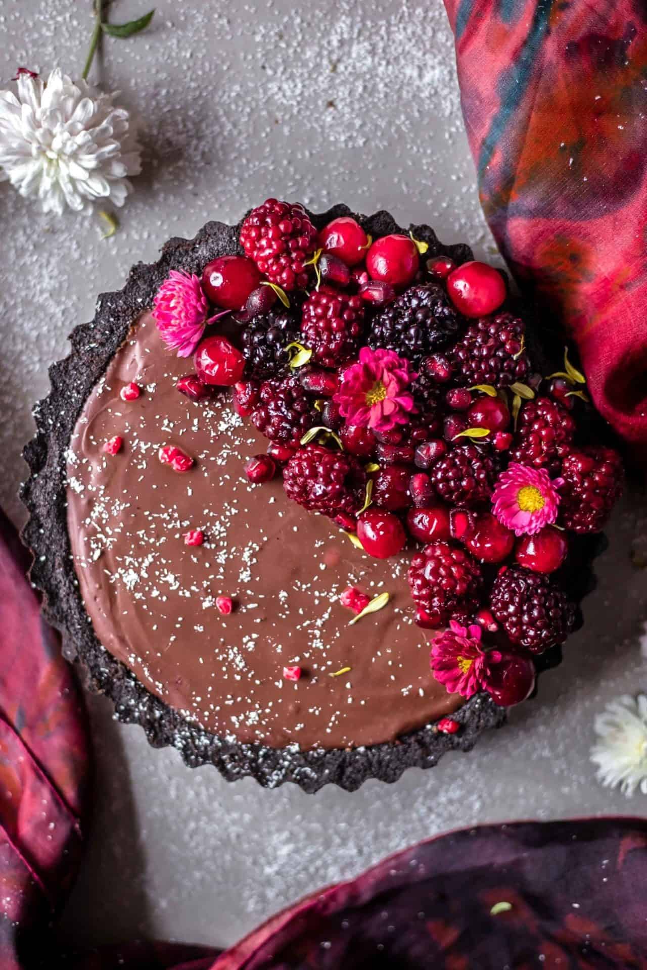 This Gluten Free No Bake Chocolate Tart is super easy to make, chocolaty, creamy, perfectly-sweetened, indulging and so yummy!