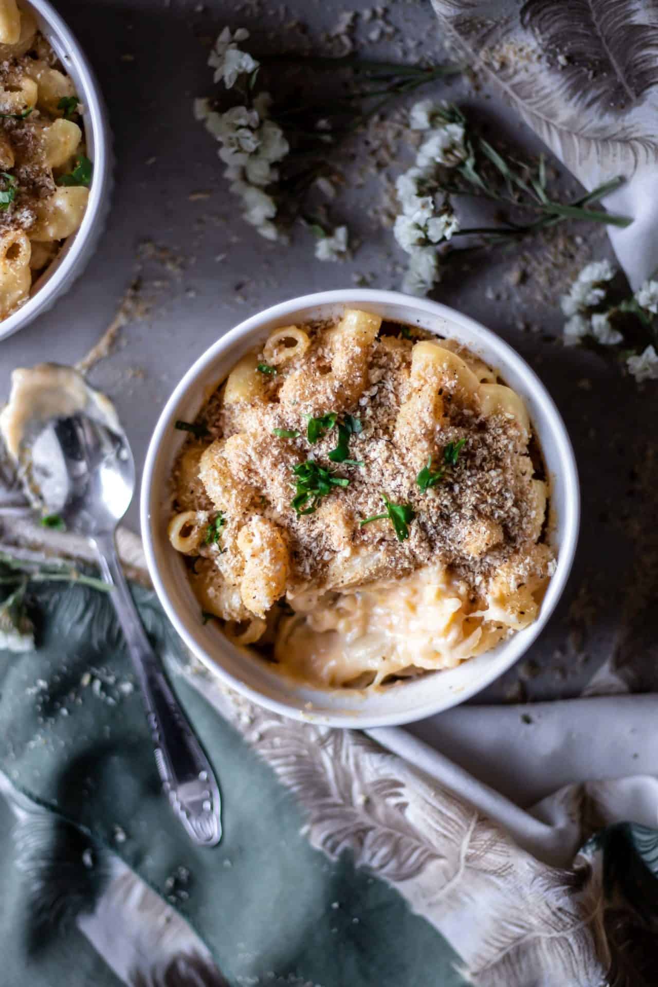 The best Low FODMAP Macaroni and Cheese recipe ever! It's super creamy, cheesy, flavorful, comforting, satisfying, very easy to make and so delicious!