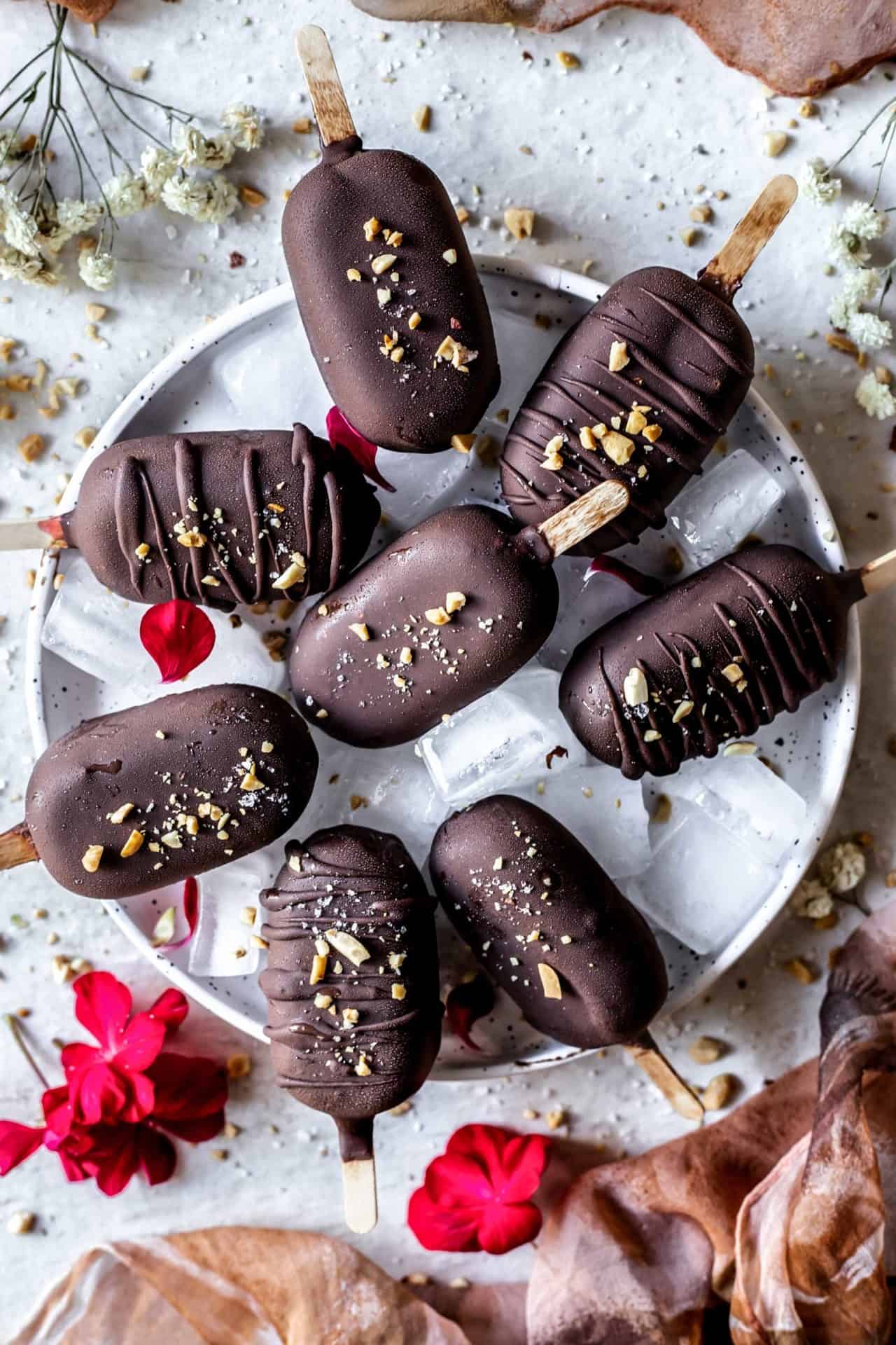 These Chocolate and Strawberry Vegan Magnum Ice Creams are super chocolaty, creamy, healthy, tummy-friendly and so delicious!