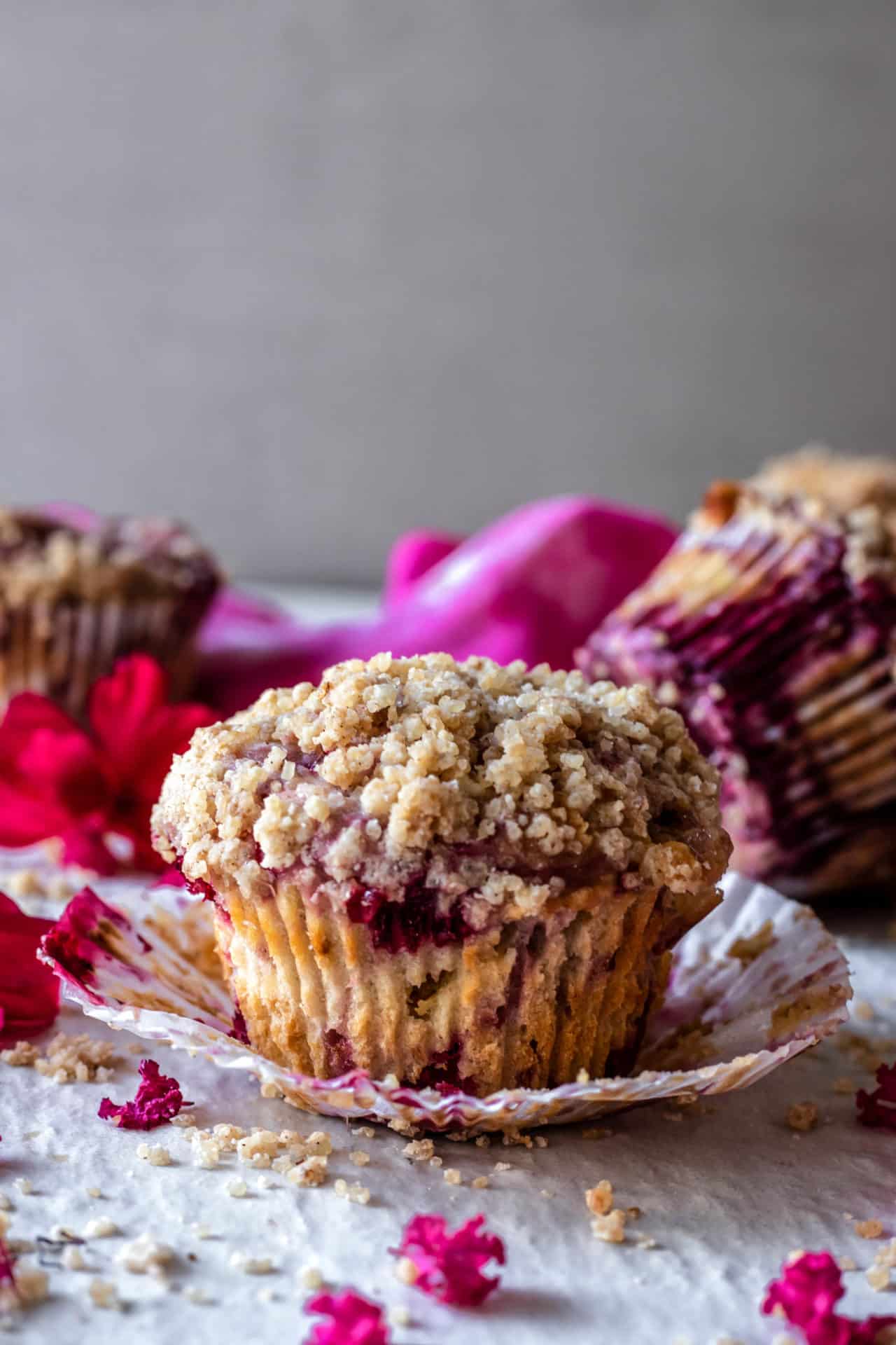 These Gluten-Free Raspberry White Chocolate Streusel Muffins are perfectly sweetened, crumbly on the top, flavorful, packed with raspberry flavor, hearty and so delicious!