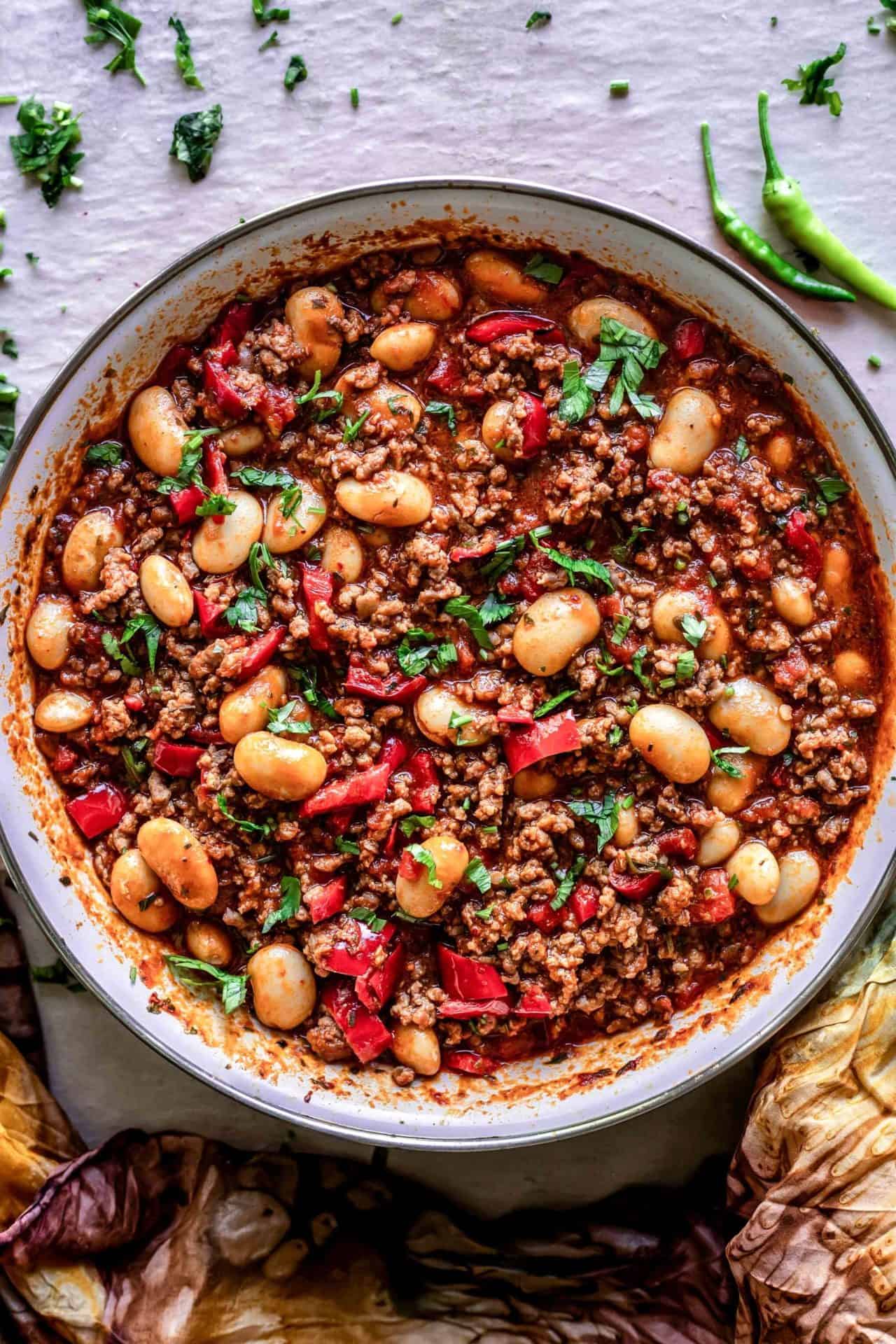 This Low FODMAP Chili Con Carne is hearty, super flavorful, satisfying, comforting, not too spicy, healthy and so simple!