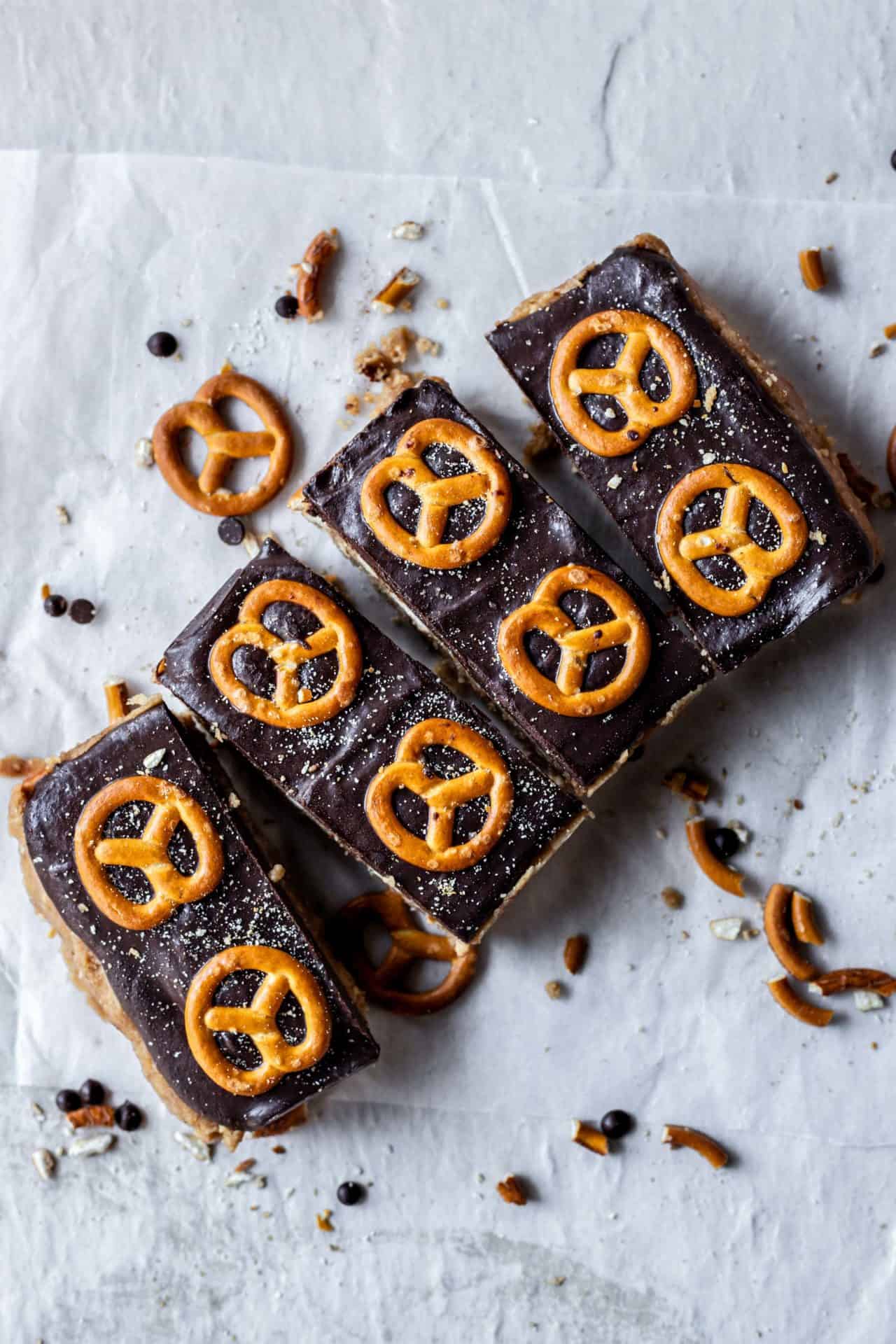 These Vegan Chocolate Pretzel Bars are perfectly sweetened, slightly crunchy, chocolaty and the best part refined sugar-free and healthy!