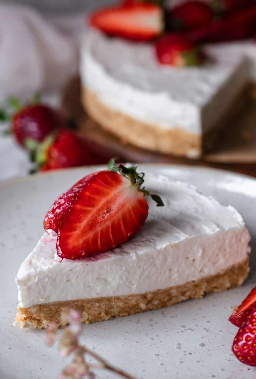 This Gluten-Free No-Bake Cheesecake takes only 20min to make and is refreshing, creamy, tangy, and perfectly sweetened.