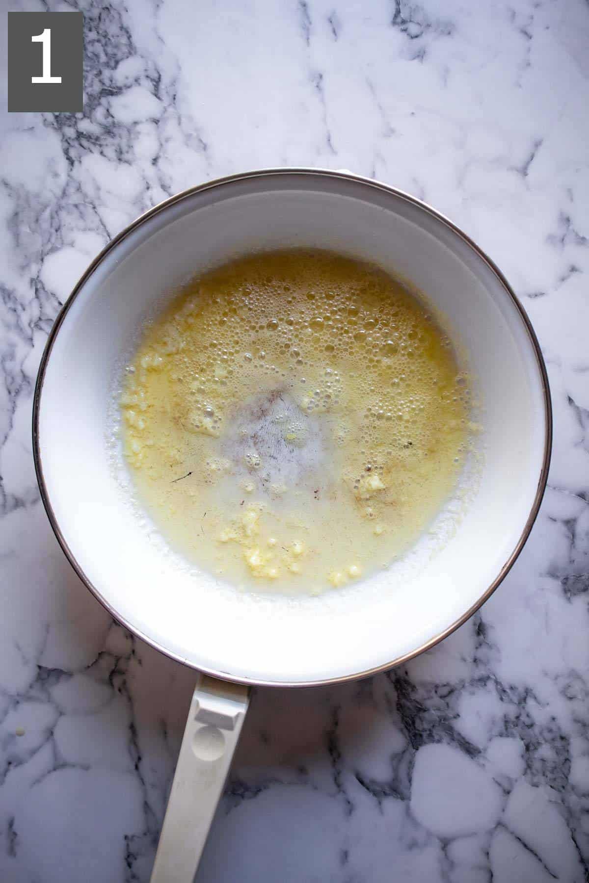 Frying garlic with butter