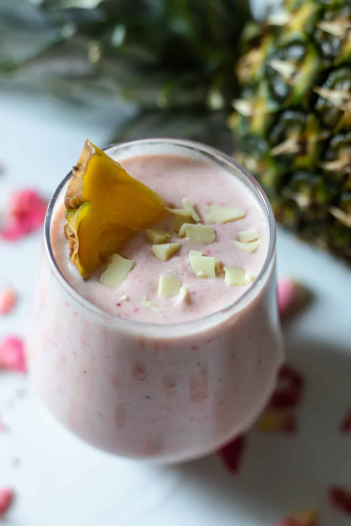 Bahama Mama Tropical Smoothie in a glass jar.