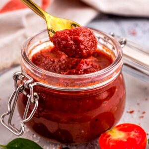 Low FODMAP ketchup in a small jar